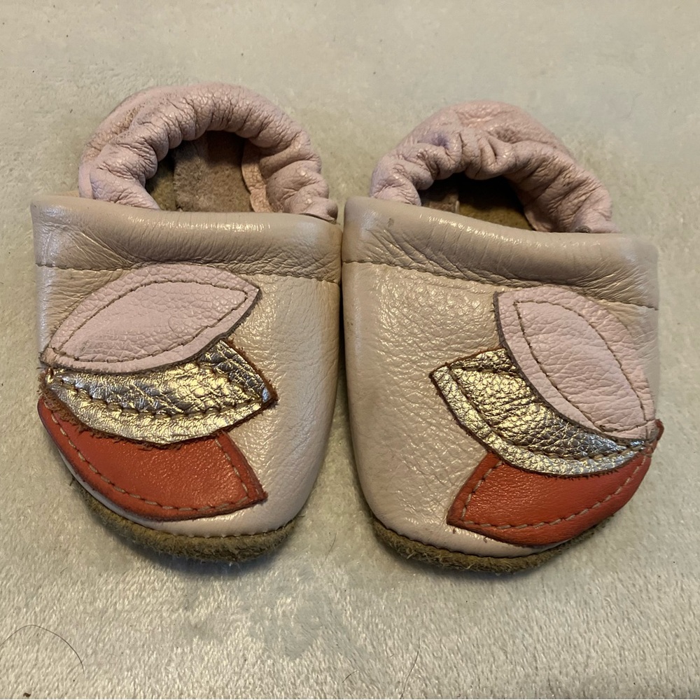 Starry Knight Baby Leather Shoes with Leaf Design
